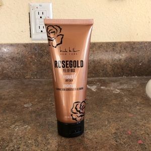 Rose Gold peel off mask🌹